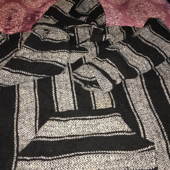 Poncho - Picture 3 of 3